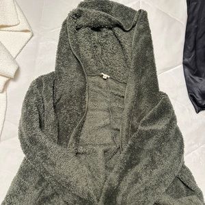 Hem & Thread Bear Coat in Olive Green O/S
